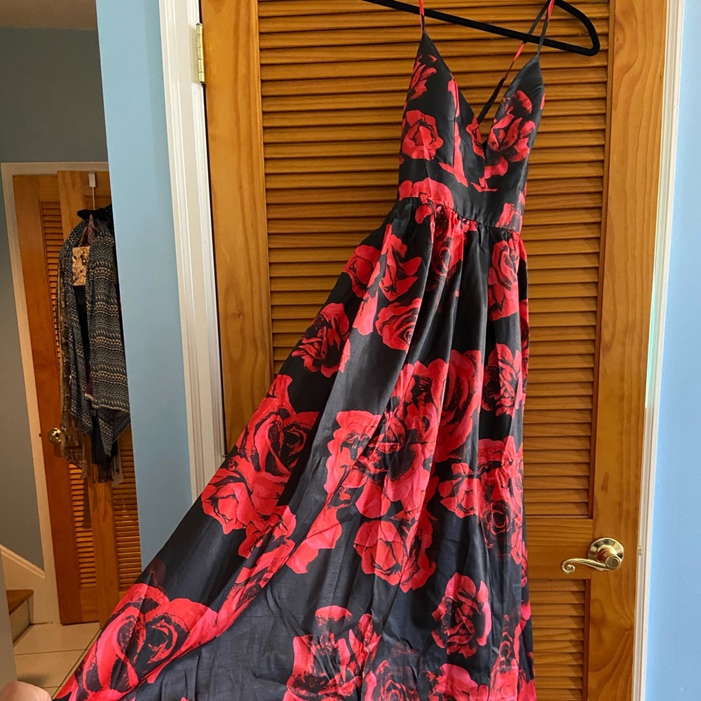 Gorgeous black dress with big red roses